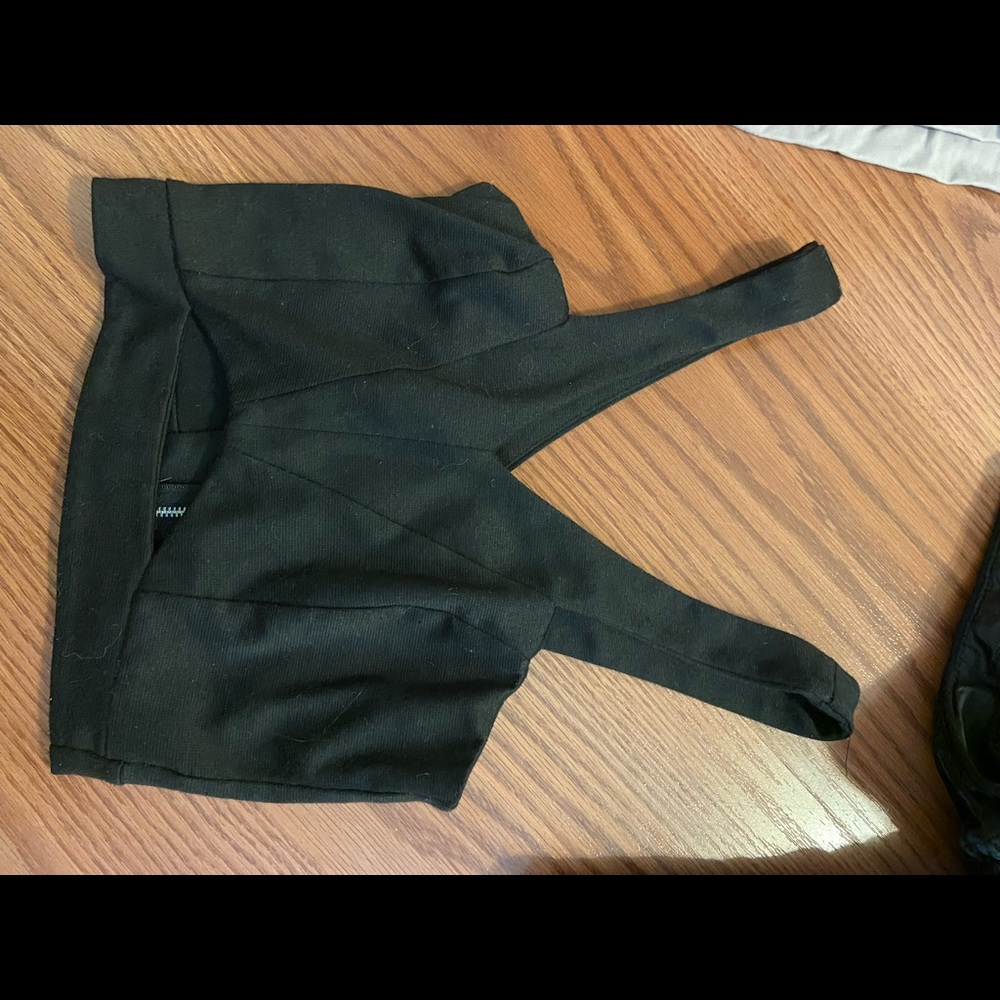 Black crop top!